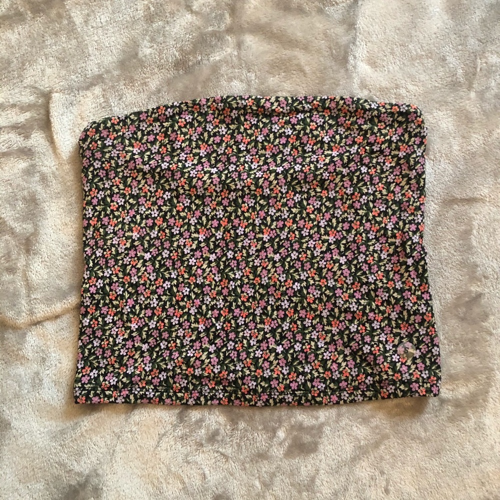 American Eagle Black Floral Crop Top S